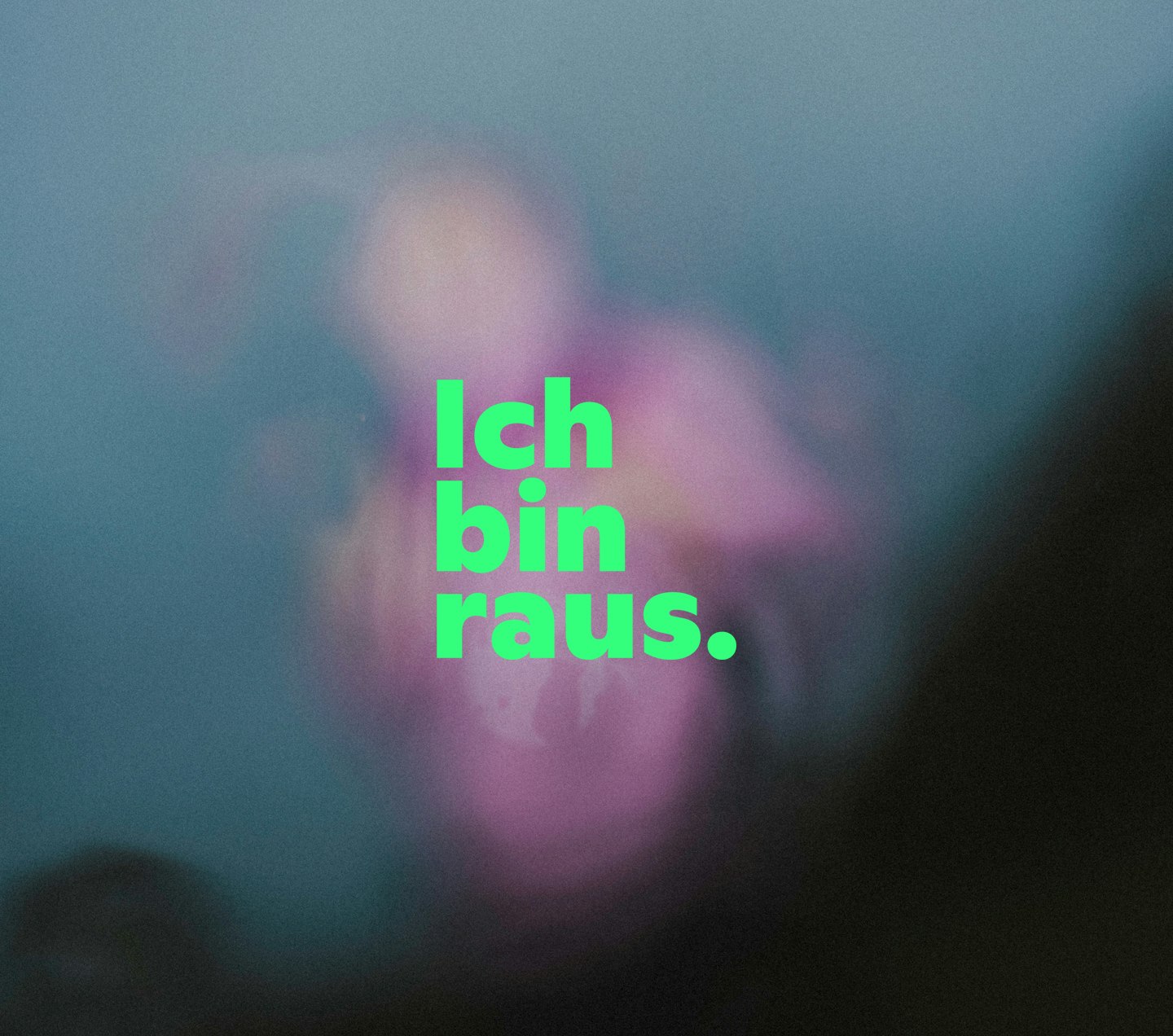 Ich bin raus. Schöffel Claim is depicted in a blurred image.