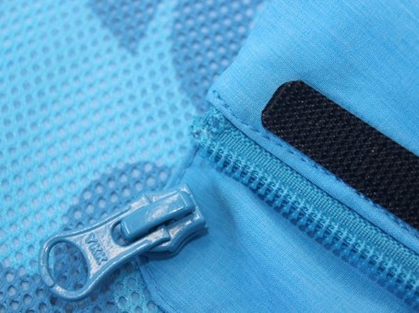 Schieber liegt neben dem Reisverschluss, Schöffel.